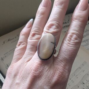 Silvertone and Cream Oval Ring Adjustable Band